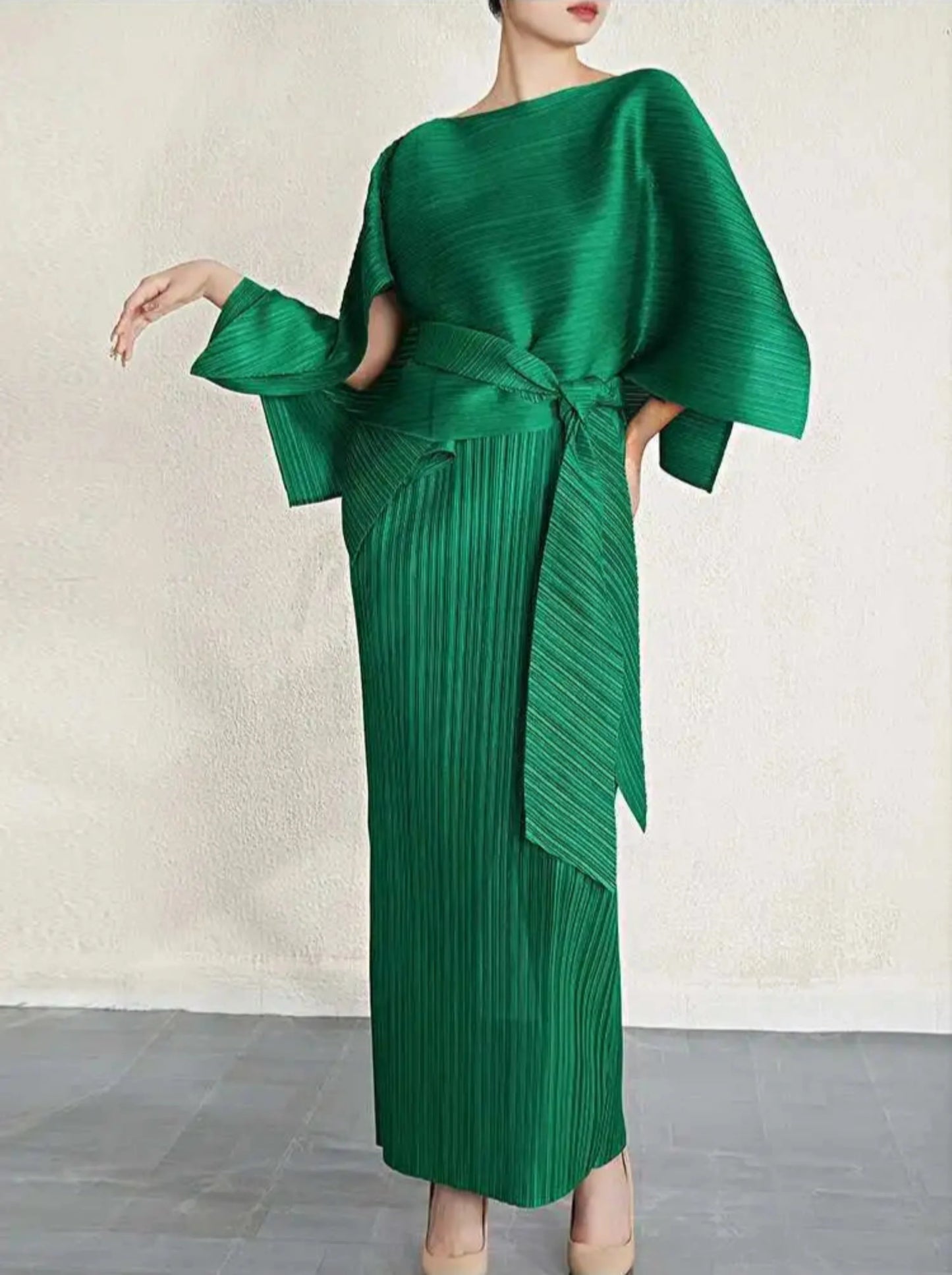 Luxury Pleated Midi Dress Cape Set