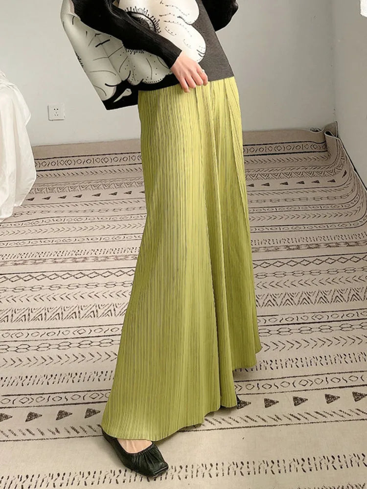 Flowy Pleated Trousers with Flexible Waistband