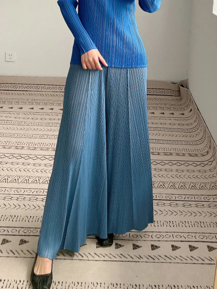 Flowy Pleated Trousers with Flexible Waistband