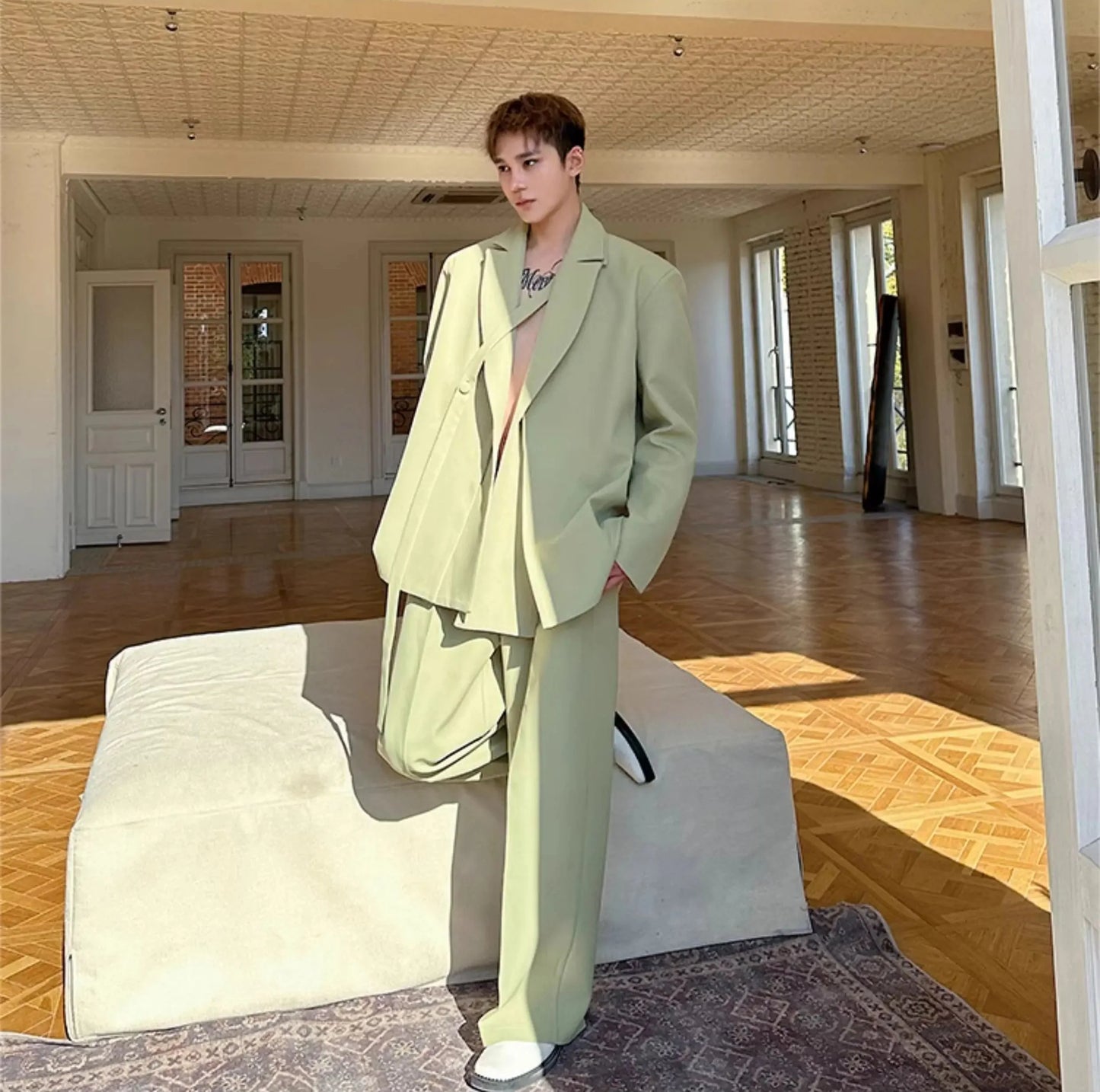 Men's Contemporary Suit Set