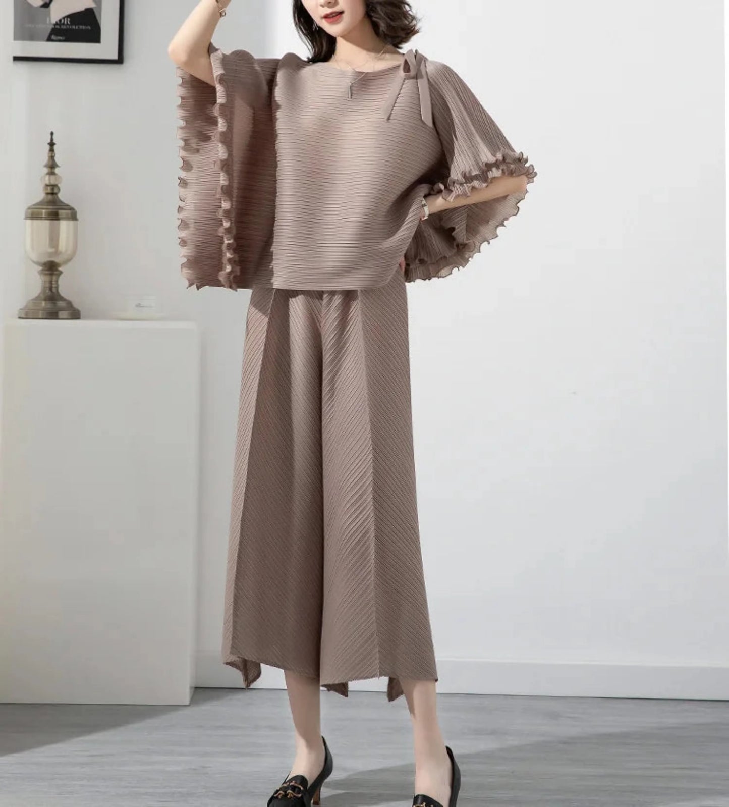 Luxury Plissé Travel Set - Pleated Top & Pants