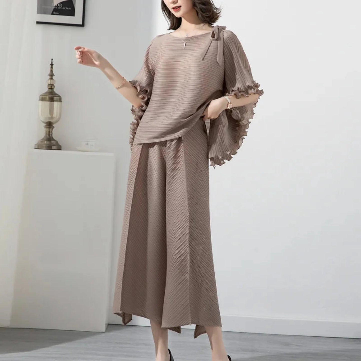 Luxury Plissé Travel Set - Pleated Top & Pants