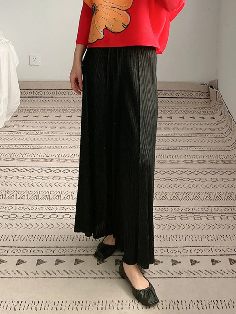 Flowy Pleated Trousers with Flexible Waistband