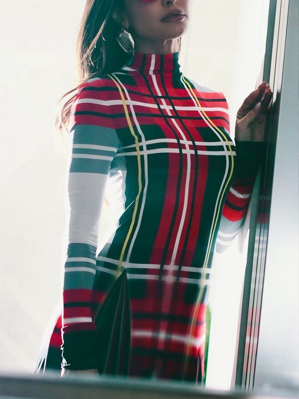 Long Sleeves Contrast Color Pleated Mock Neck Maxi Dresses