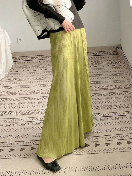 Flowy Pleated Trousers with Flexible Waistband