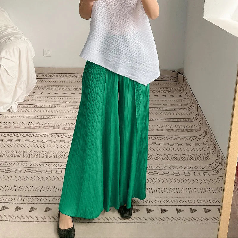 Flowy Pleated Trousers with Flexible Waistband