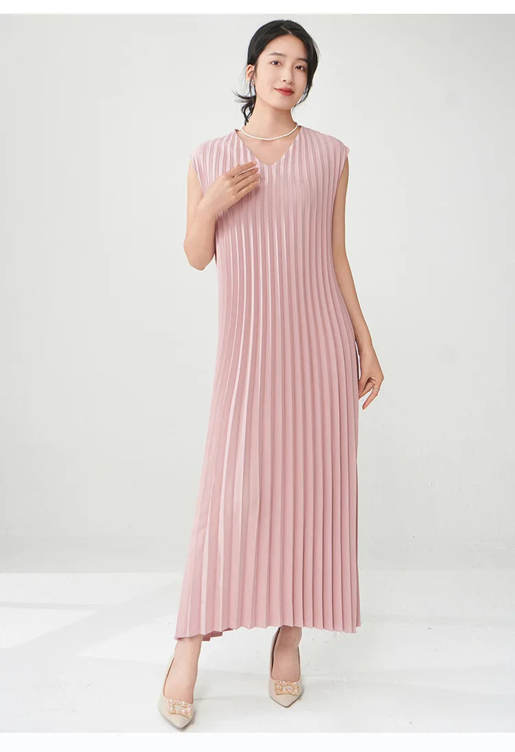 Contemporary Modern Sleeveless Pleated Midi Dress