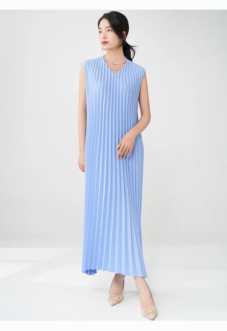 Contemporary Modern Sleeveless Pleated Midi Dress