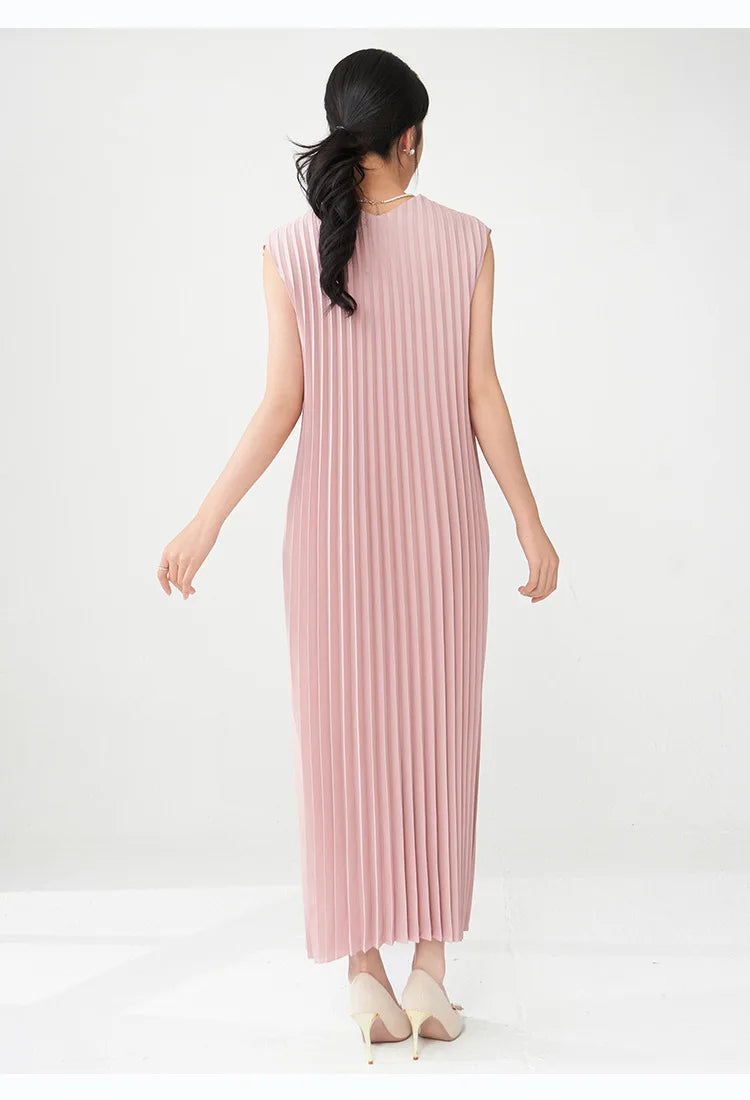 Contemporary Modern Sleeveless Pleated Midi Dress