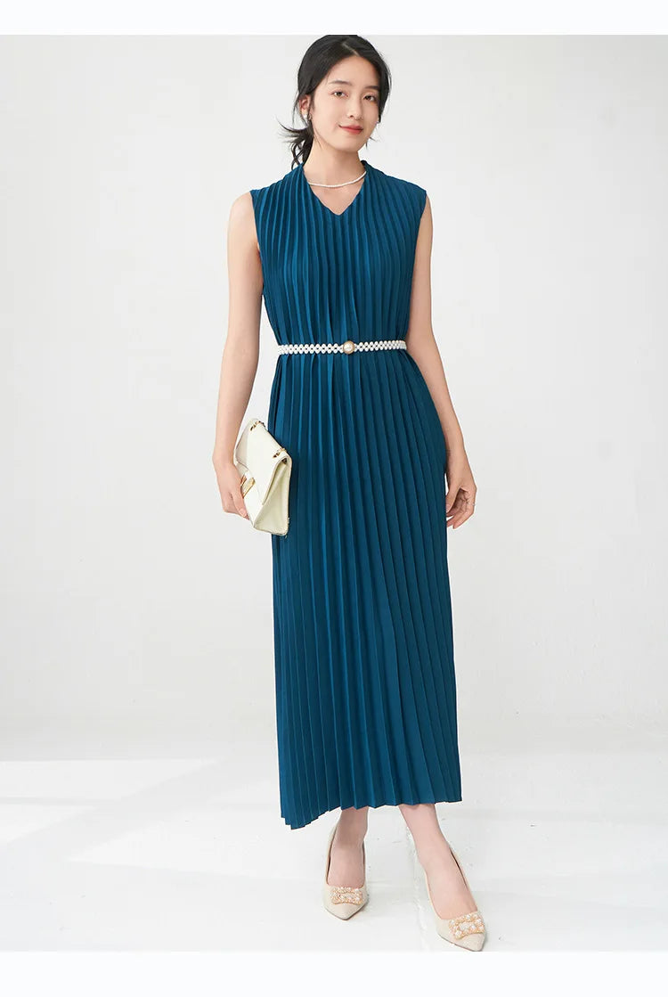 Contemporary Modern Sleeveless Pleated Midi Dress