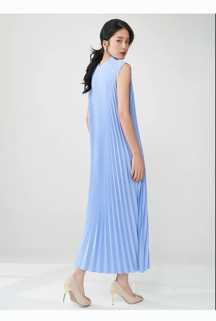 Contemporary Modern Sleeveless Pleated Midi Dress