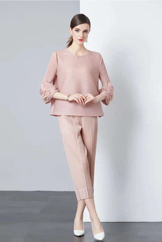 Women's Plissé Top & Cropped Pant Set