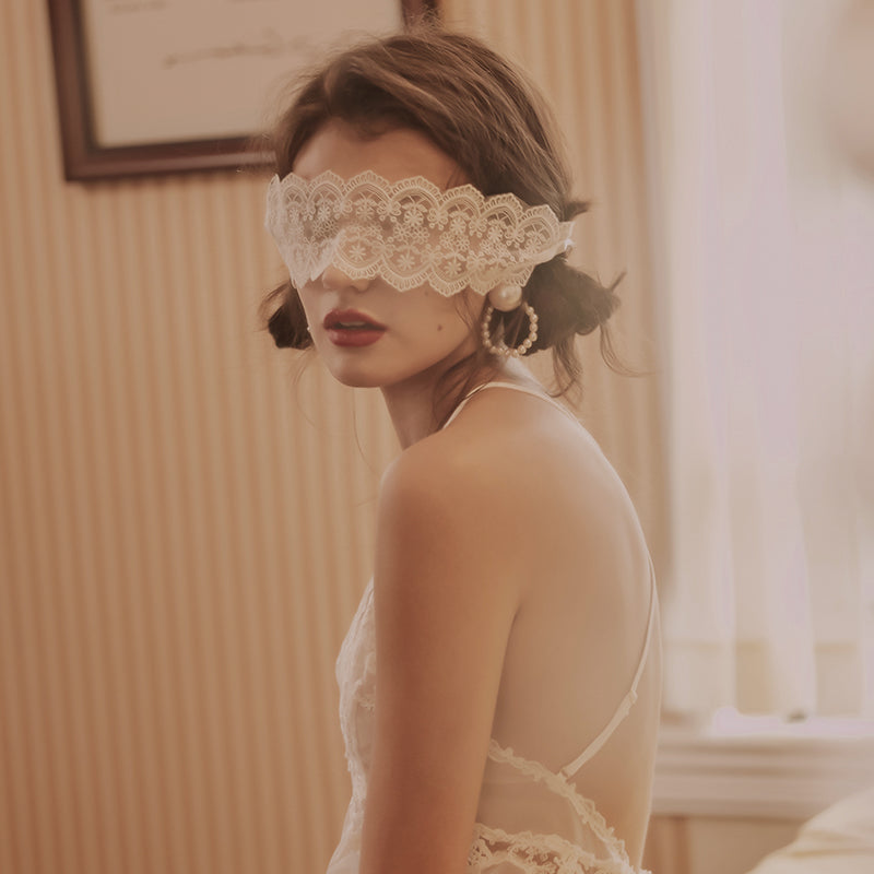 Nina's Lace Mask