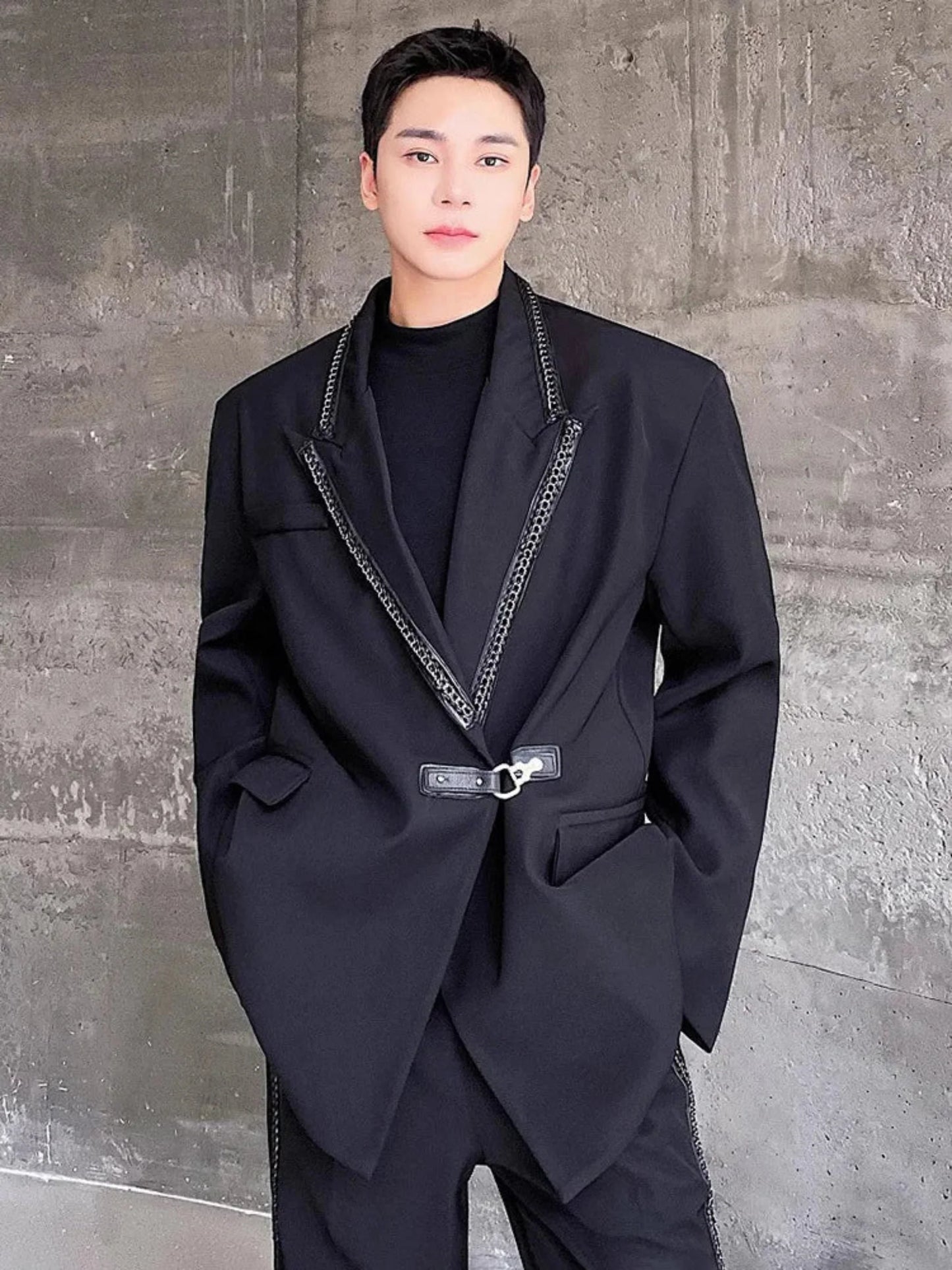 Exclusive Men's Relaxed Suit with Chain Detailing